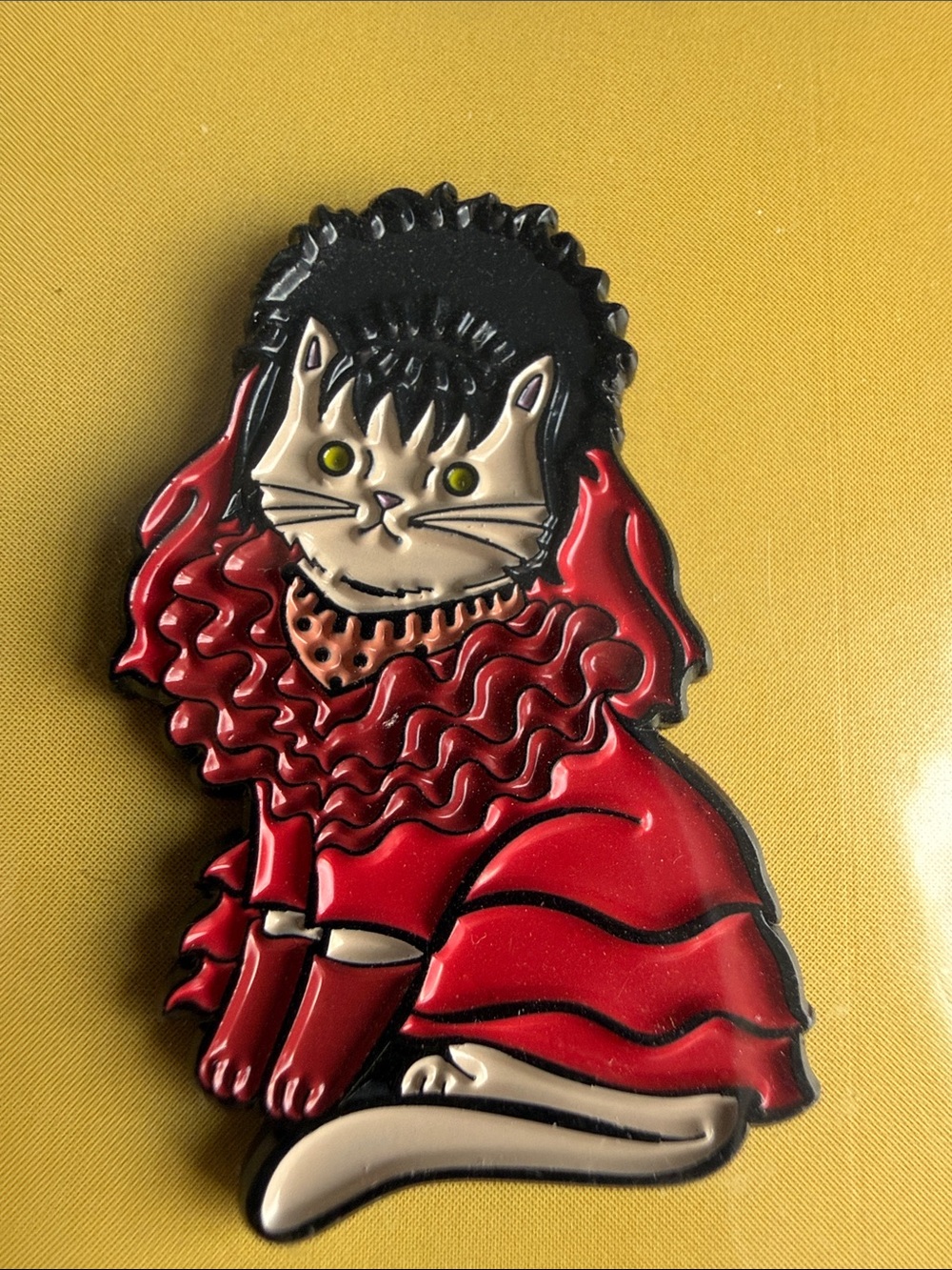 Lydia Cat Enamel Pin - Picture 3 of 3